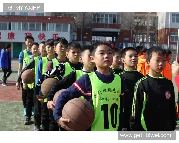 足球与篮球运动员的竞技精神与训练方法的深度对比分析